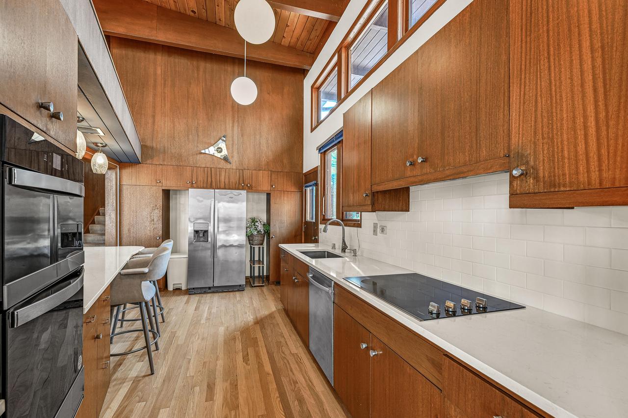 9001 North King ROAD