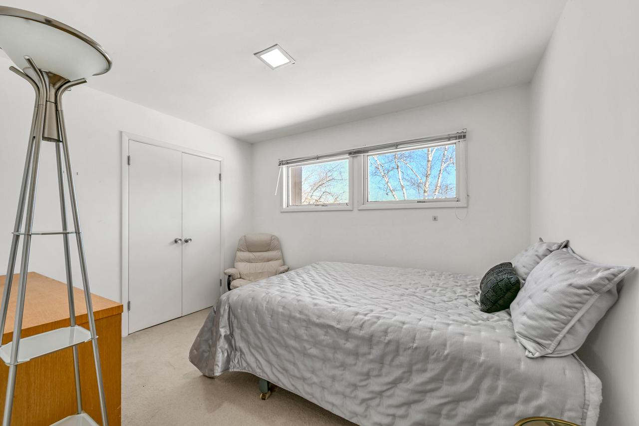 9001 North King ROAD