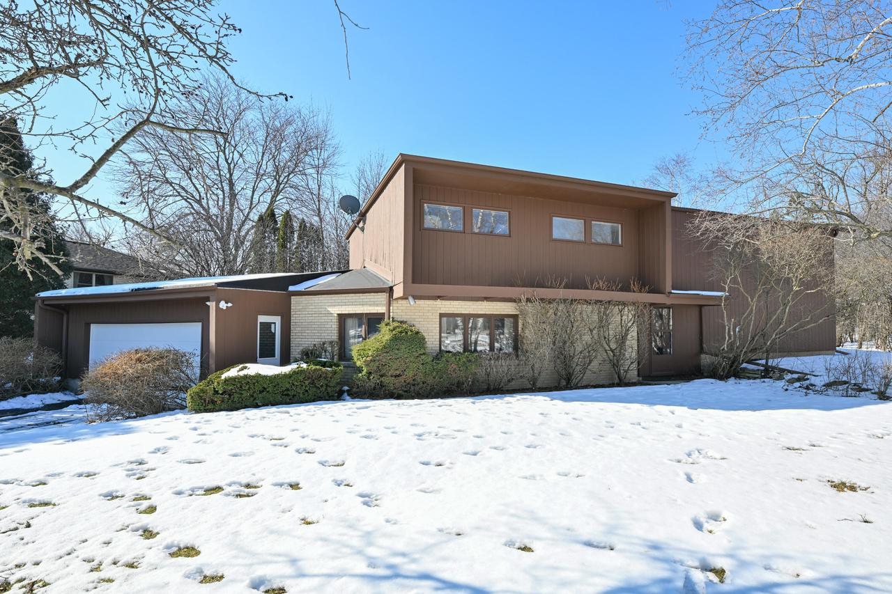 9001 North King ROAD