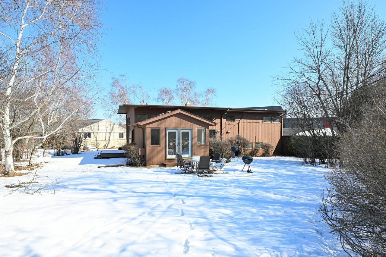 9001 North King ROAD