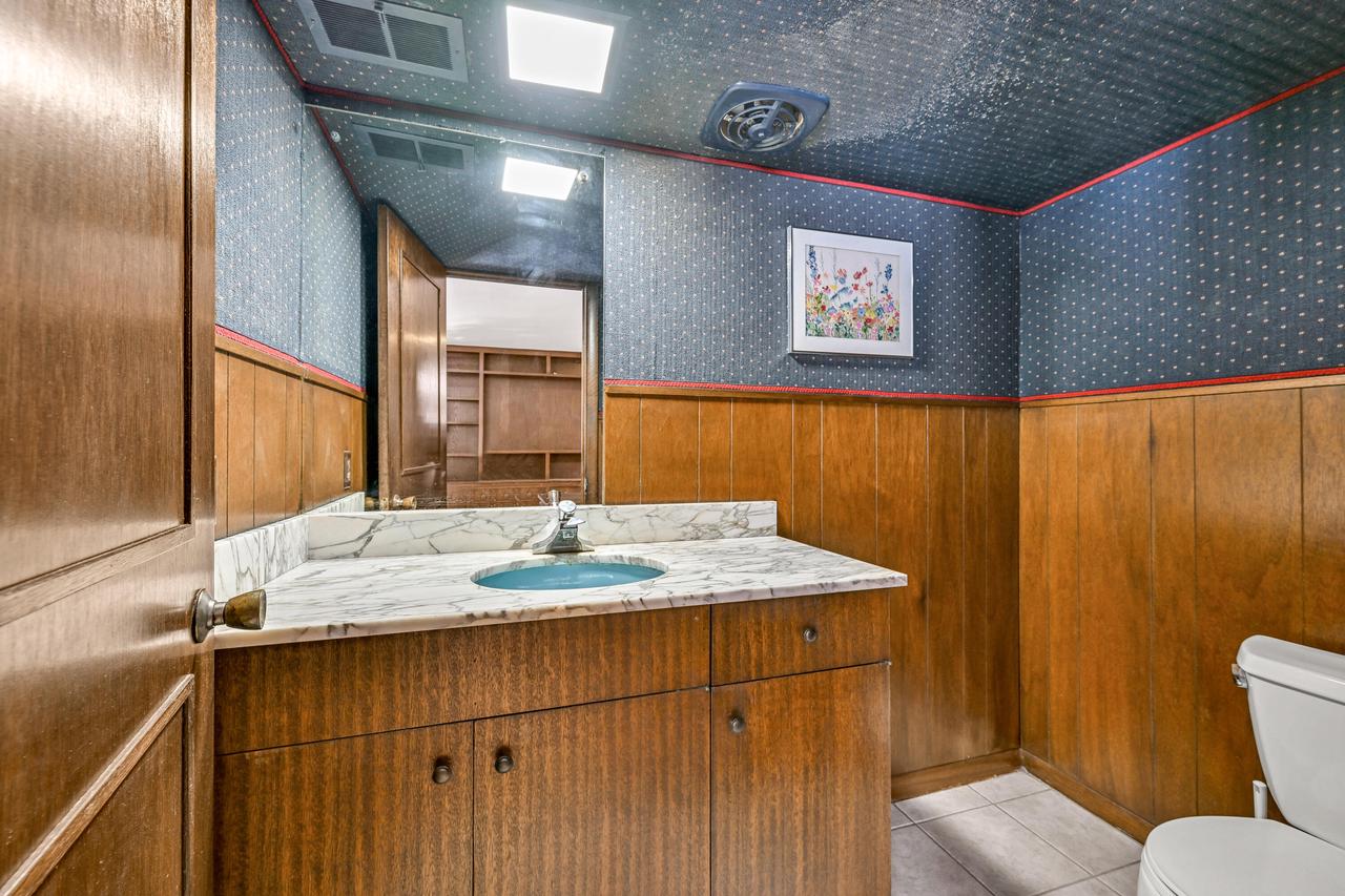 9001 North King ROAD