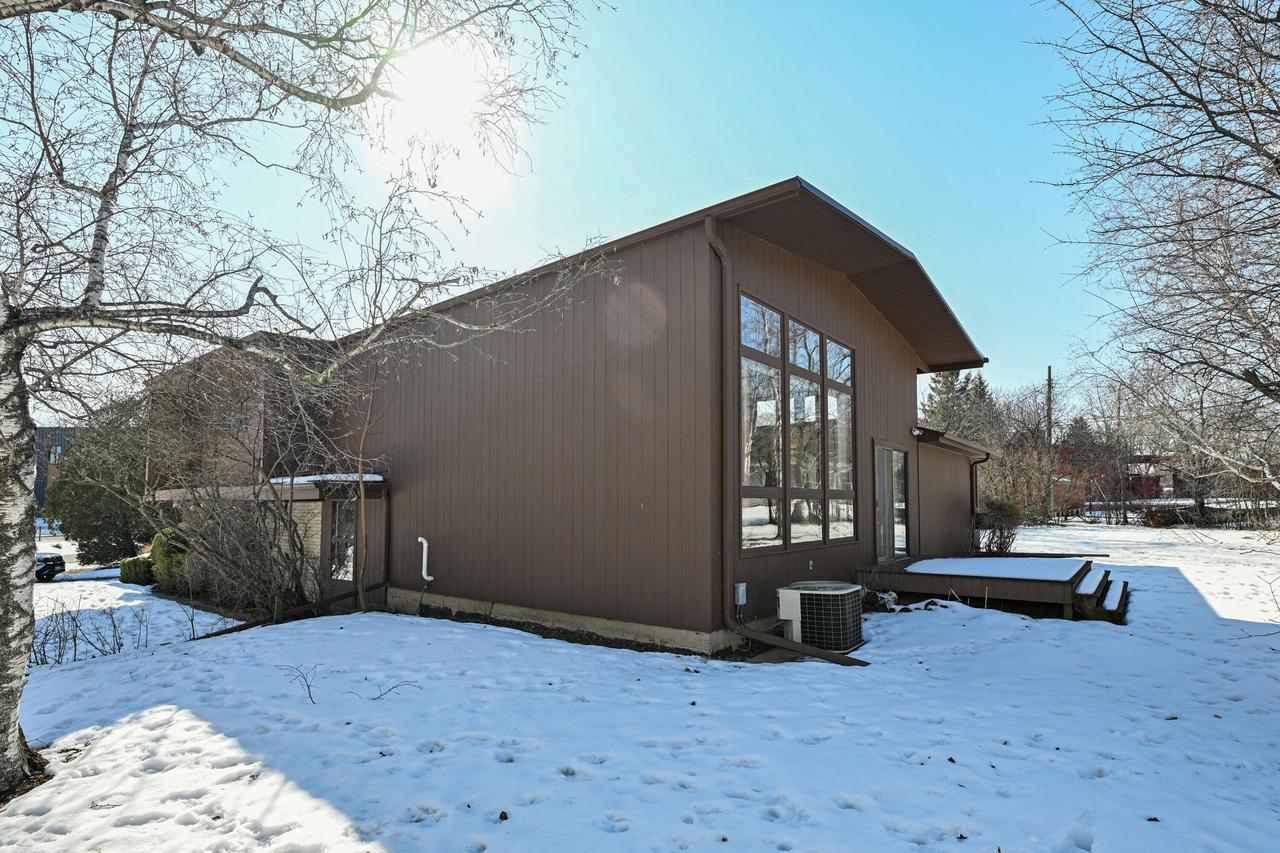 9001 North King ROAD