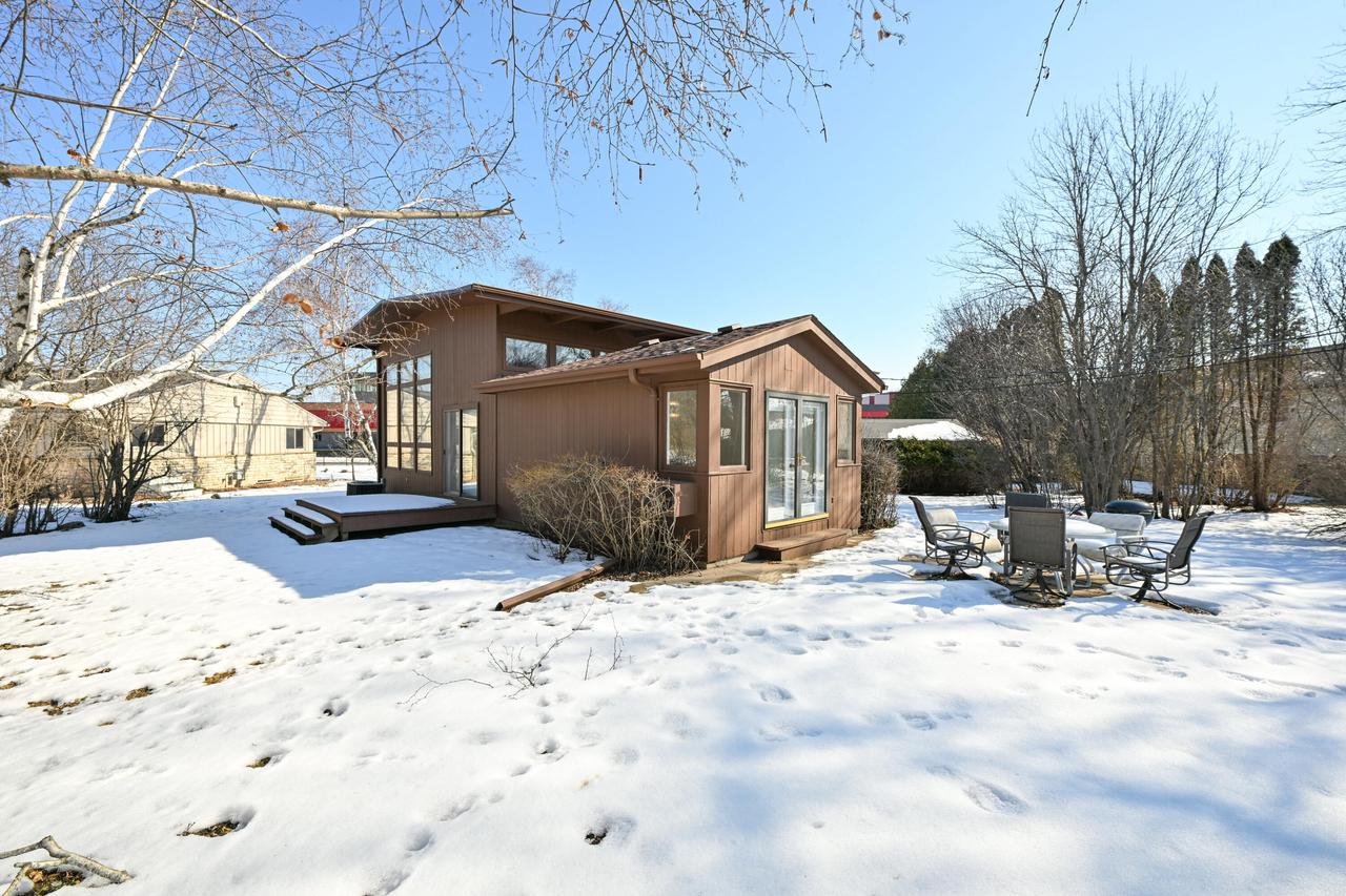 9001 North King ROAD