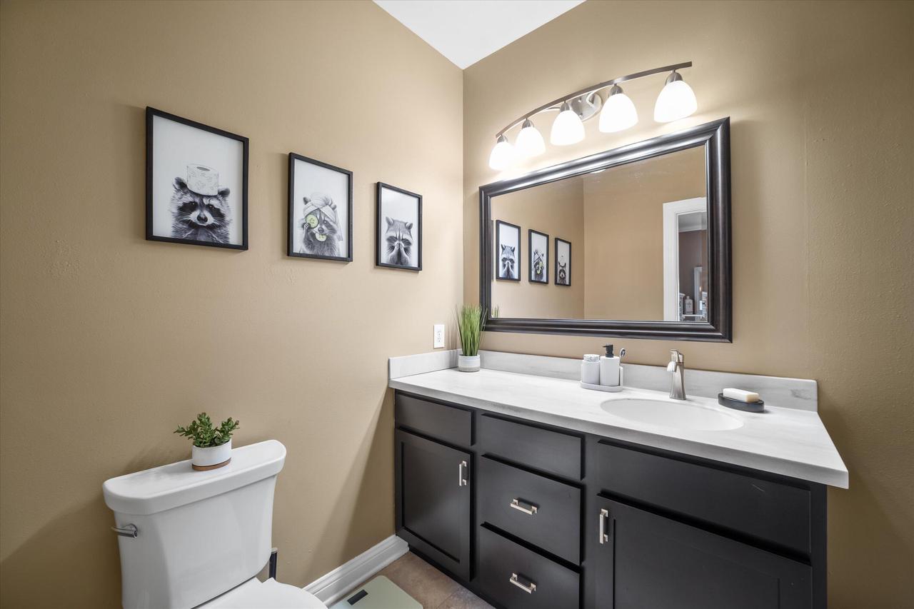 8526 South Bedford WAY