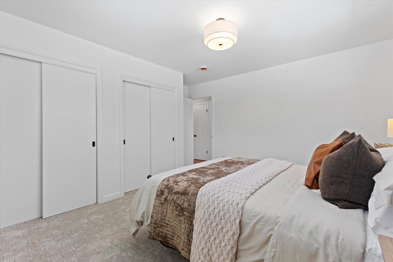 831 West Riverview DRIVE