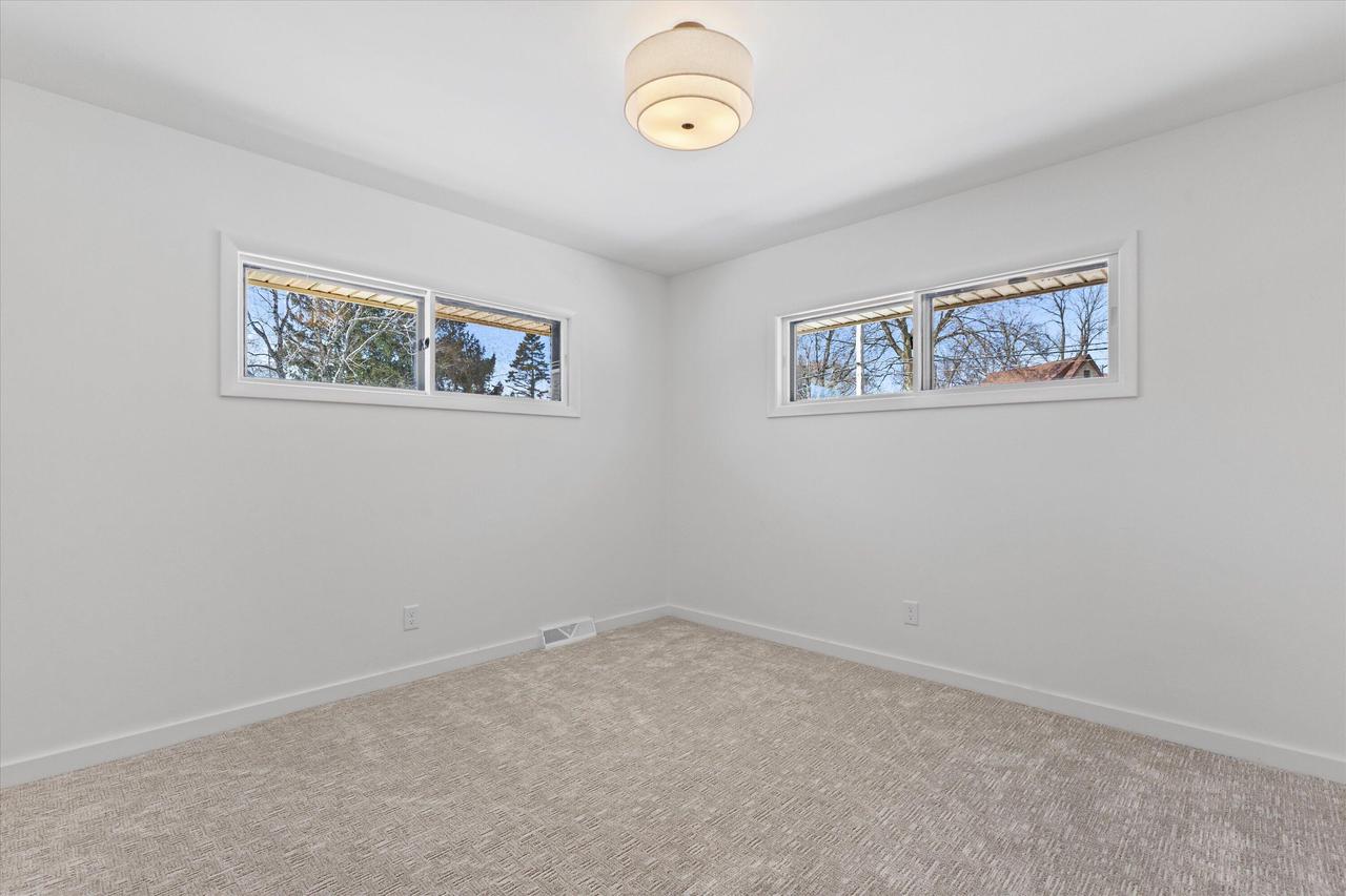 831 West Riverview DRIVE