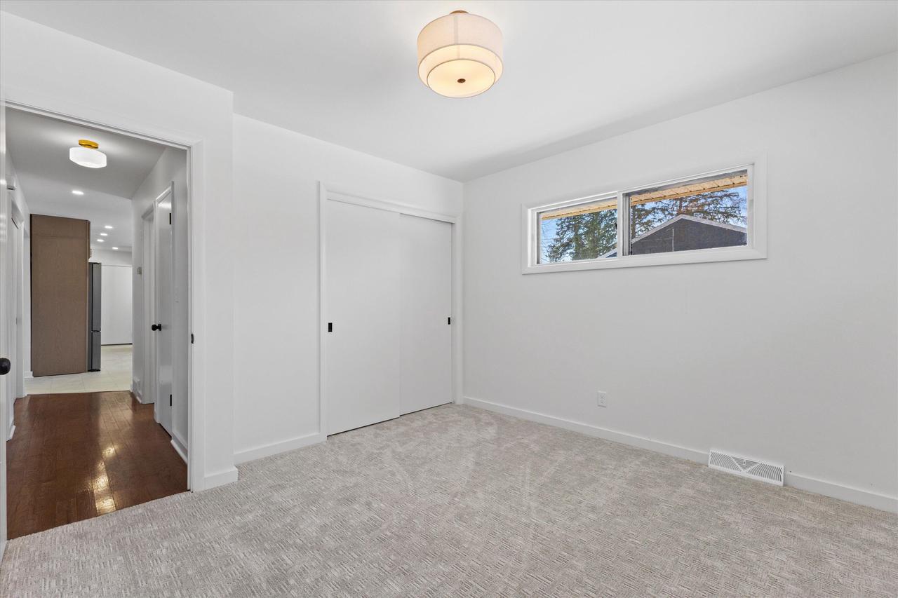 831 West Riverview DRIVE