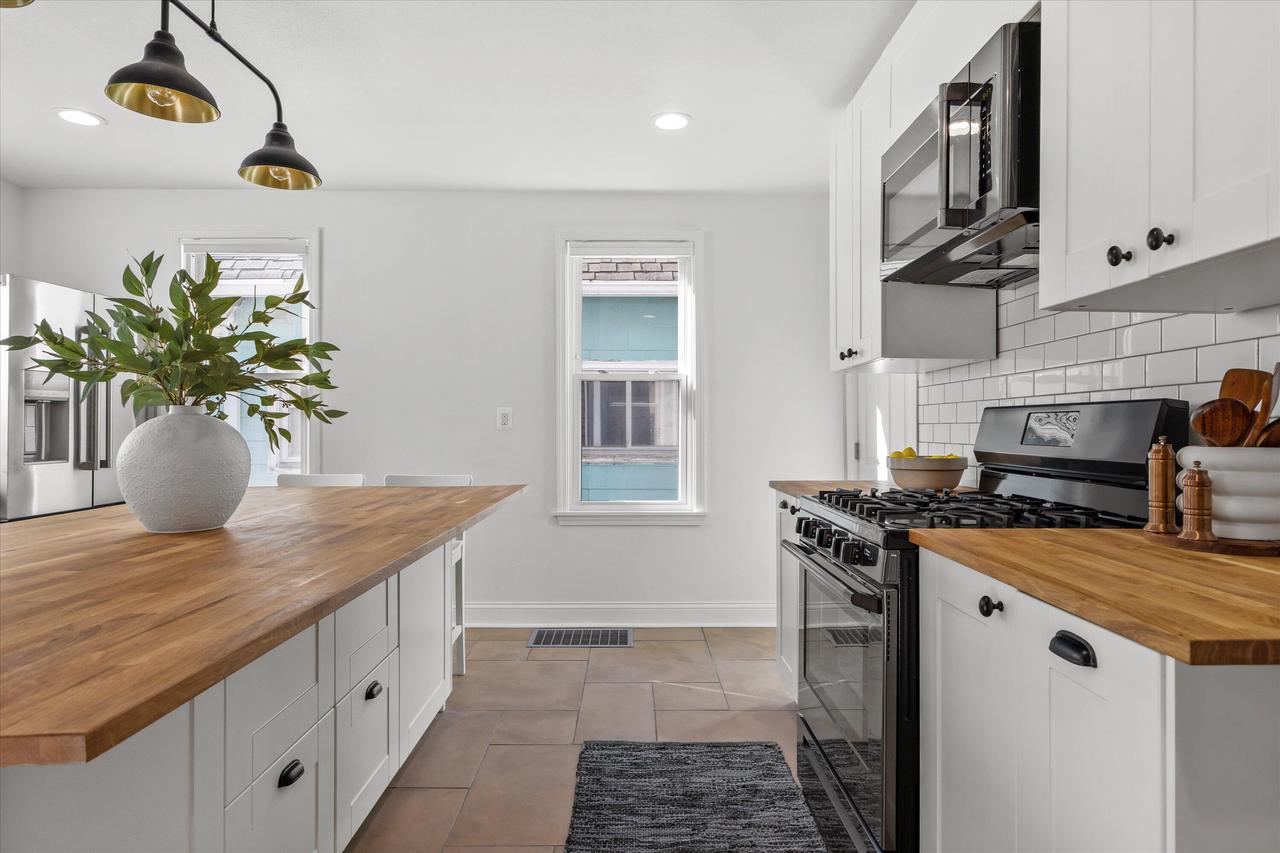 2742 South Greeley STREET