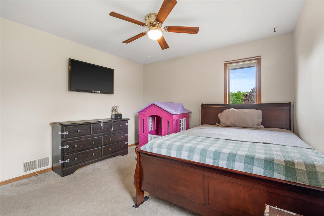 617 Wellington DRIVE 619