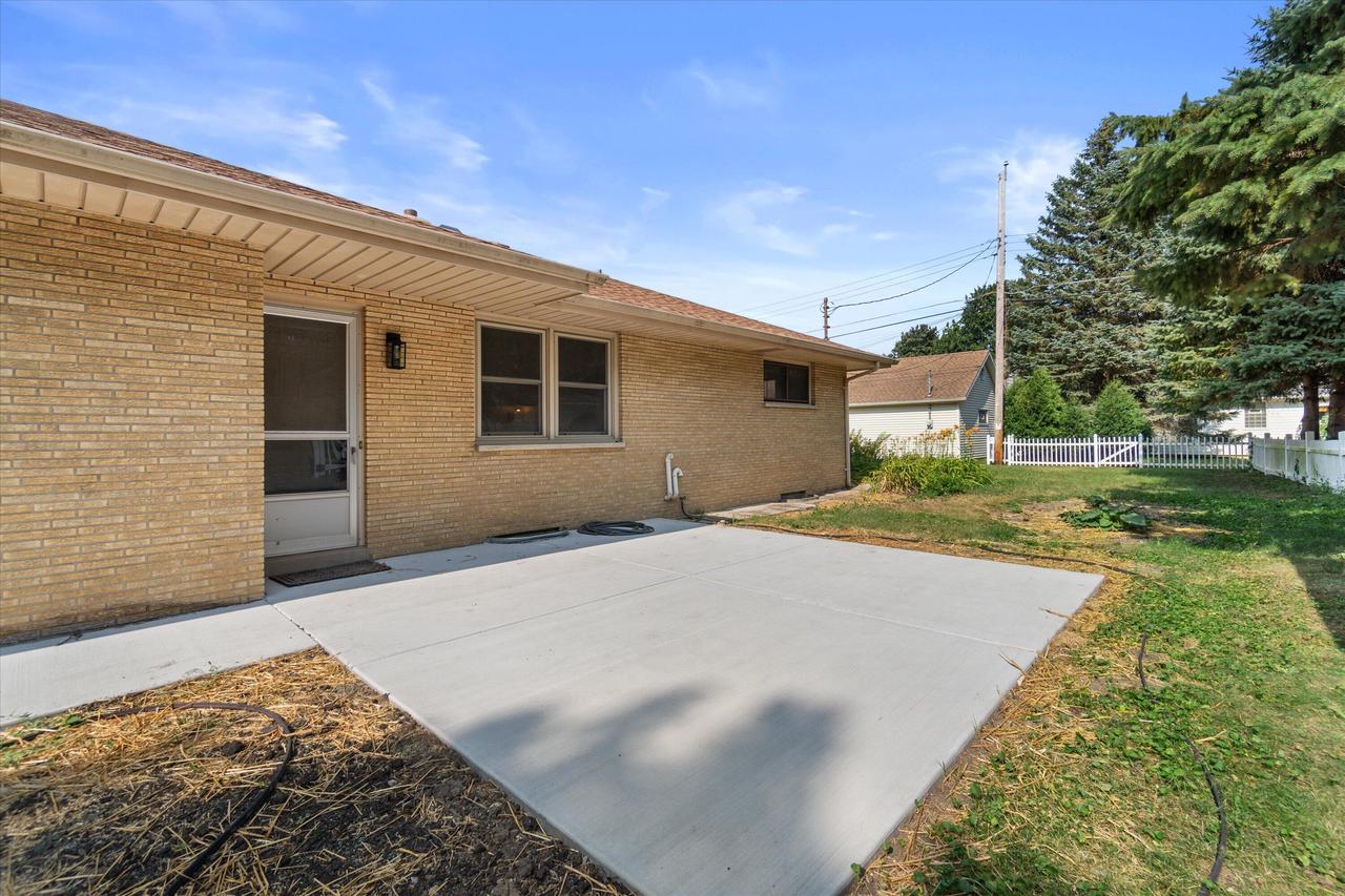 2962 S 80th STREET