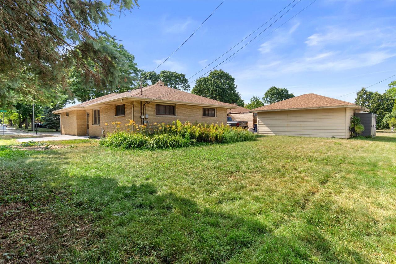 2962 S 80th STREET