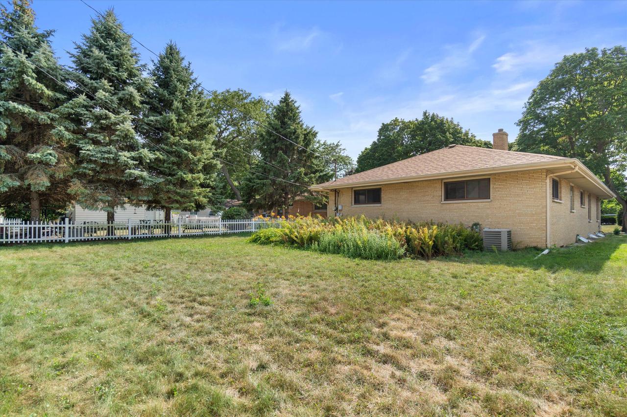2962 S 80th STREET