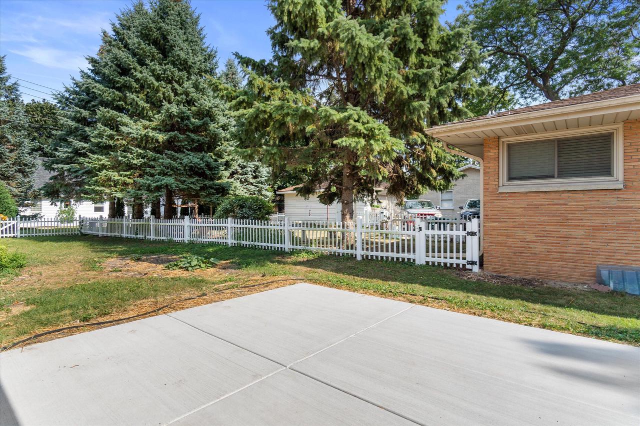2962 S 80th STREET