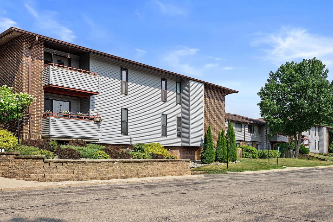 7931 S 68th STREET 401