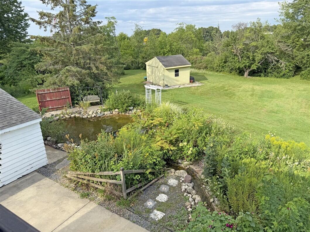 W140N11161 Country Aire Dr DRIVE