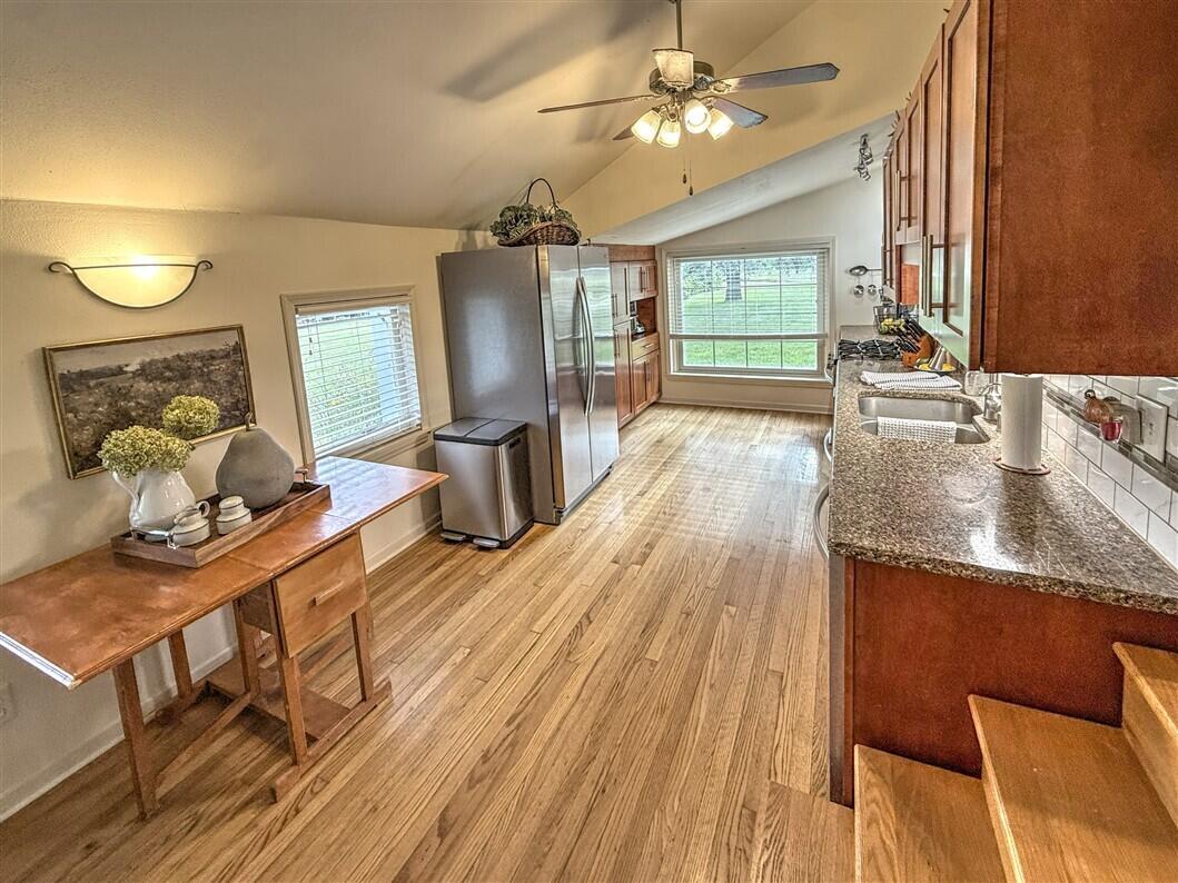 W140N11161 Country Aire Dr DRIVE