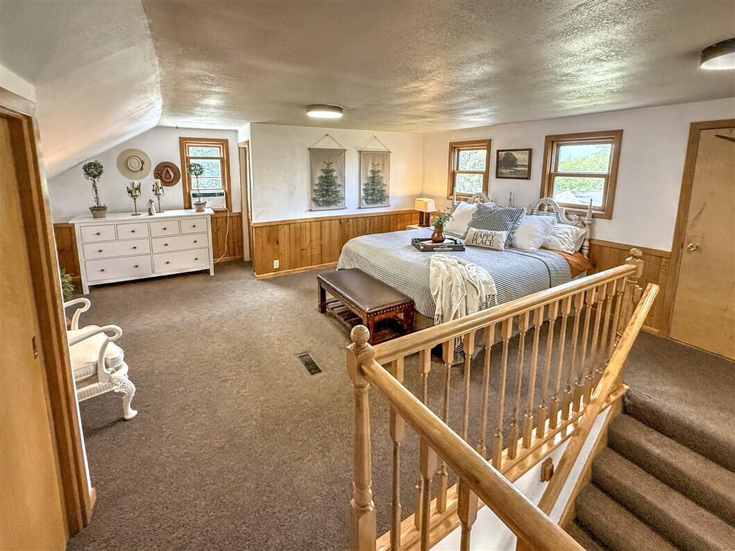 W140N11161 Country Aire Dr DRIVE