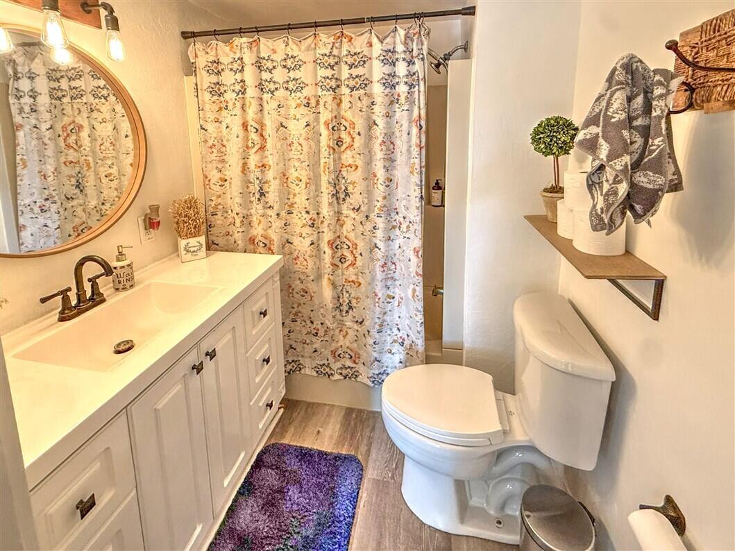 W140N11161 Country Aire Dr DRIVE