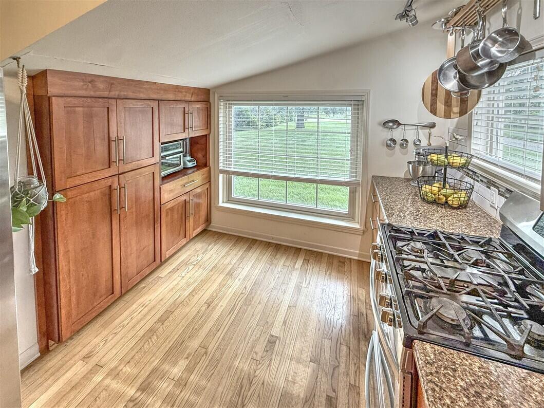 W140N11161 Country Aire Dr DRIVE