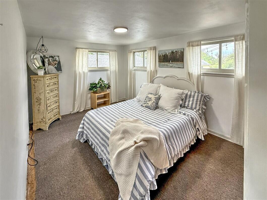 W140N11161 Country Aire Dr DRIVE