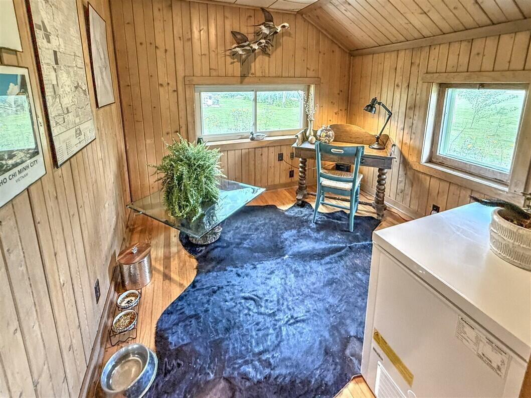 W140N11161 Country Aire Dr DRIVE