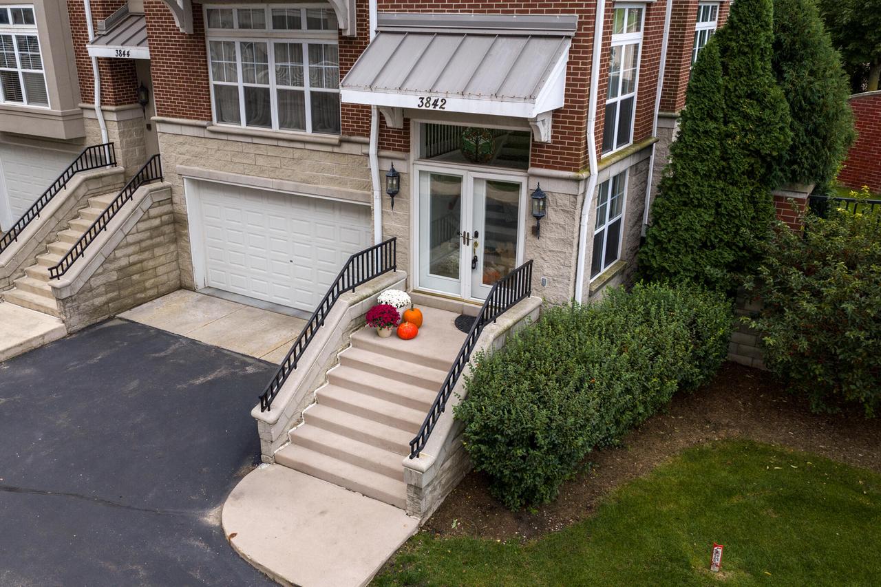 3842 S Lake DRIVE 16