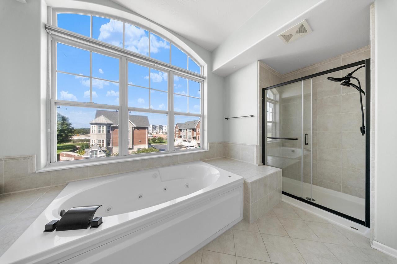 3842 S Lake DRIVE 16