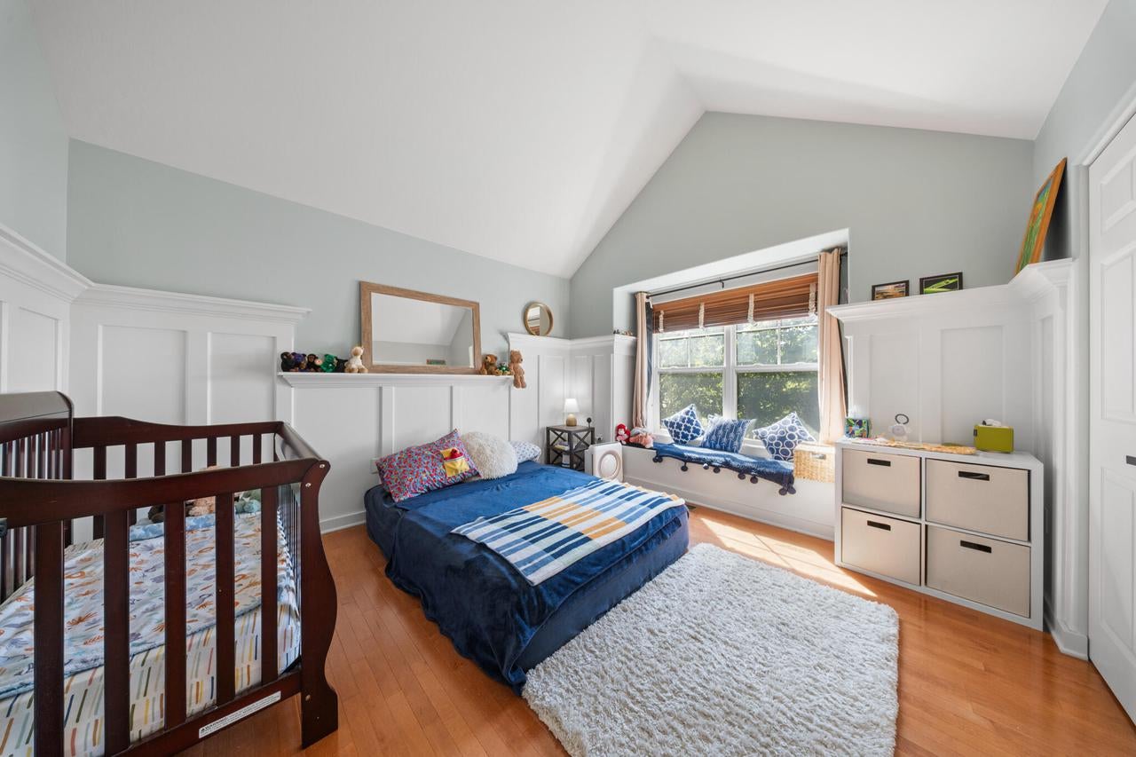 3842 S Lake DRIVE 16