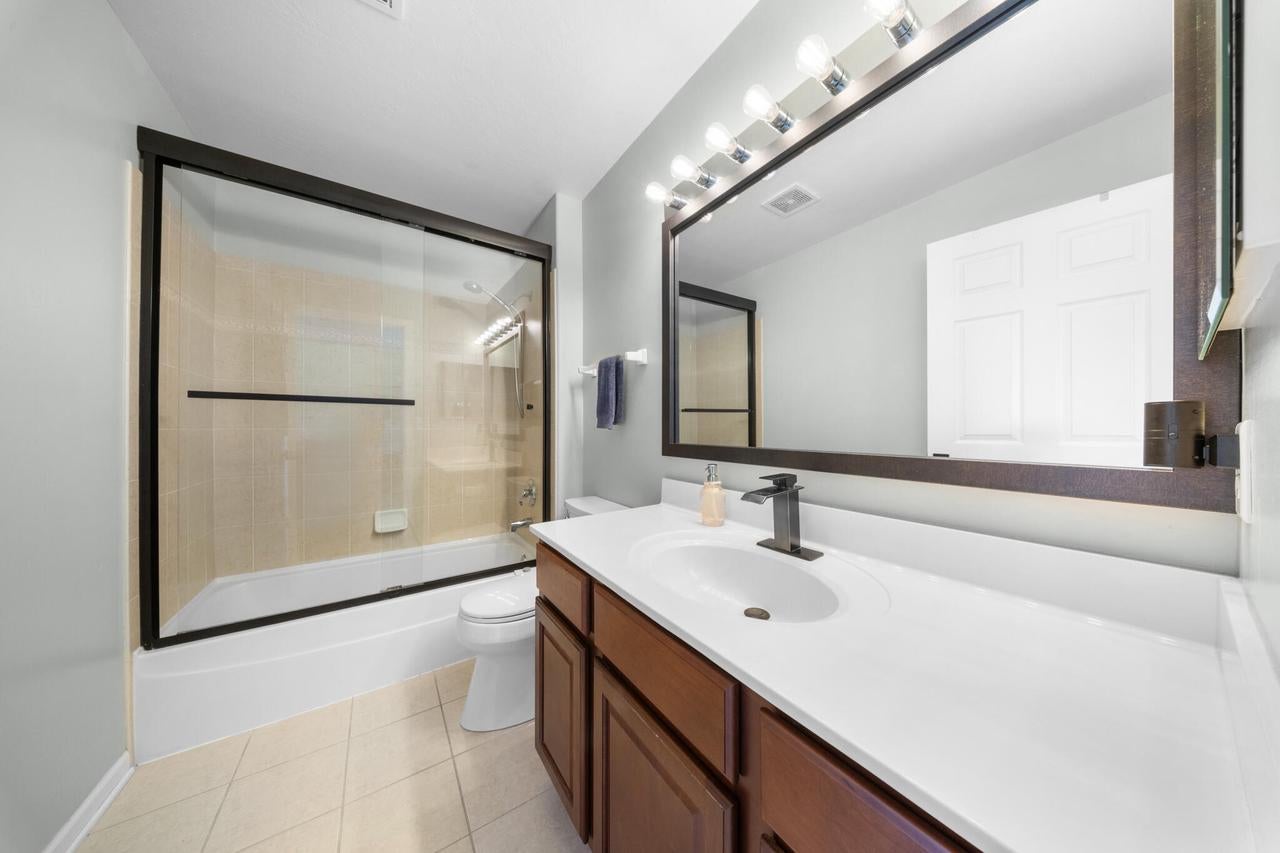 3842 S Lake DRIVE 16