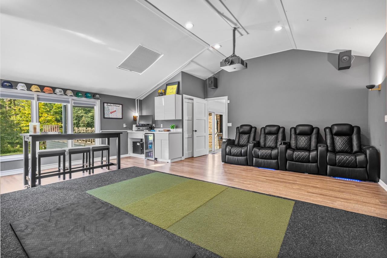 857 E Glenbrook ROAD