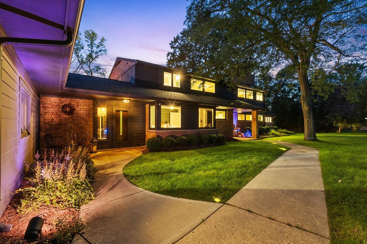 857 E Glenbrook ROAD