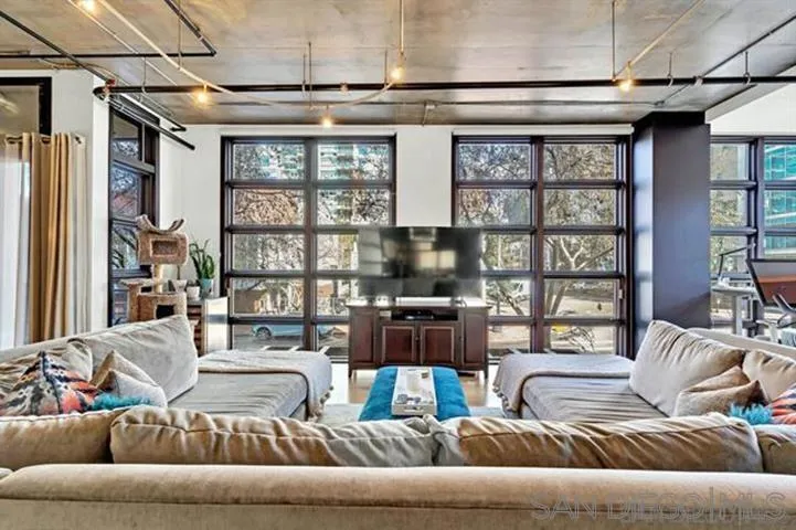 877 Island Ave Unit 206