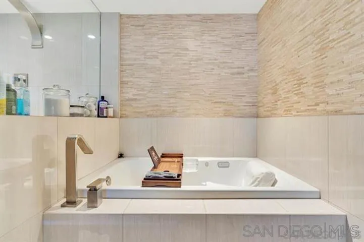877 Island Ave Unit 206