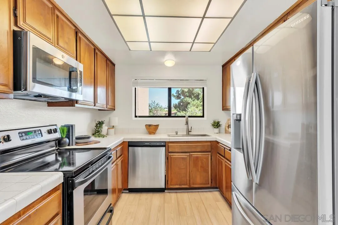 4245 Asher St Unit 64