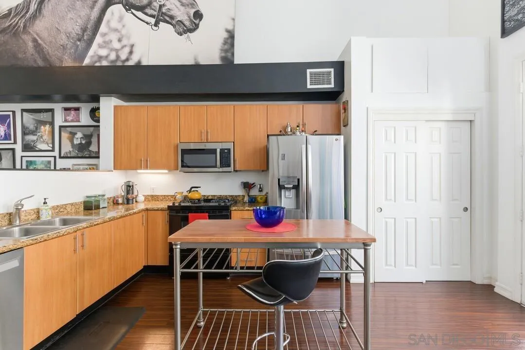 1480 Broadway Unit 2609