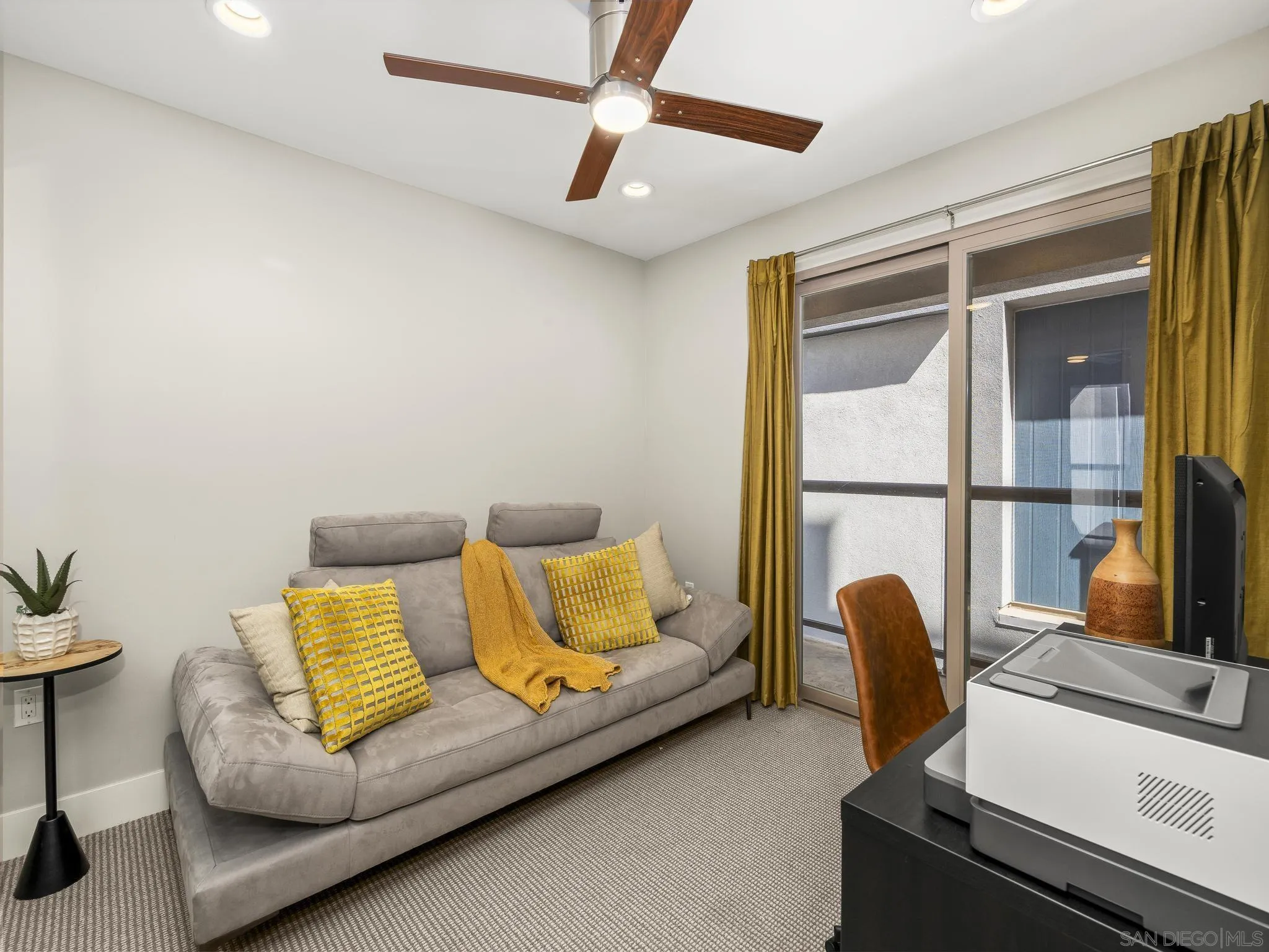 3030 Jarvis St Unit 2