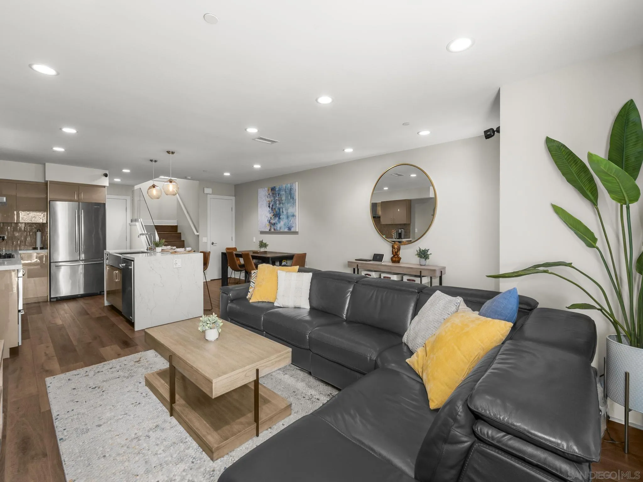 3030 Jarvis St Unit 2