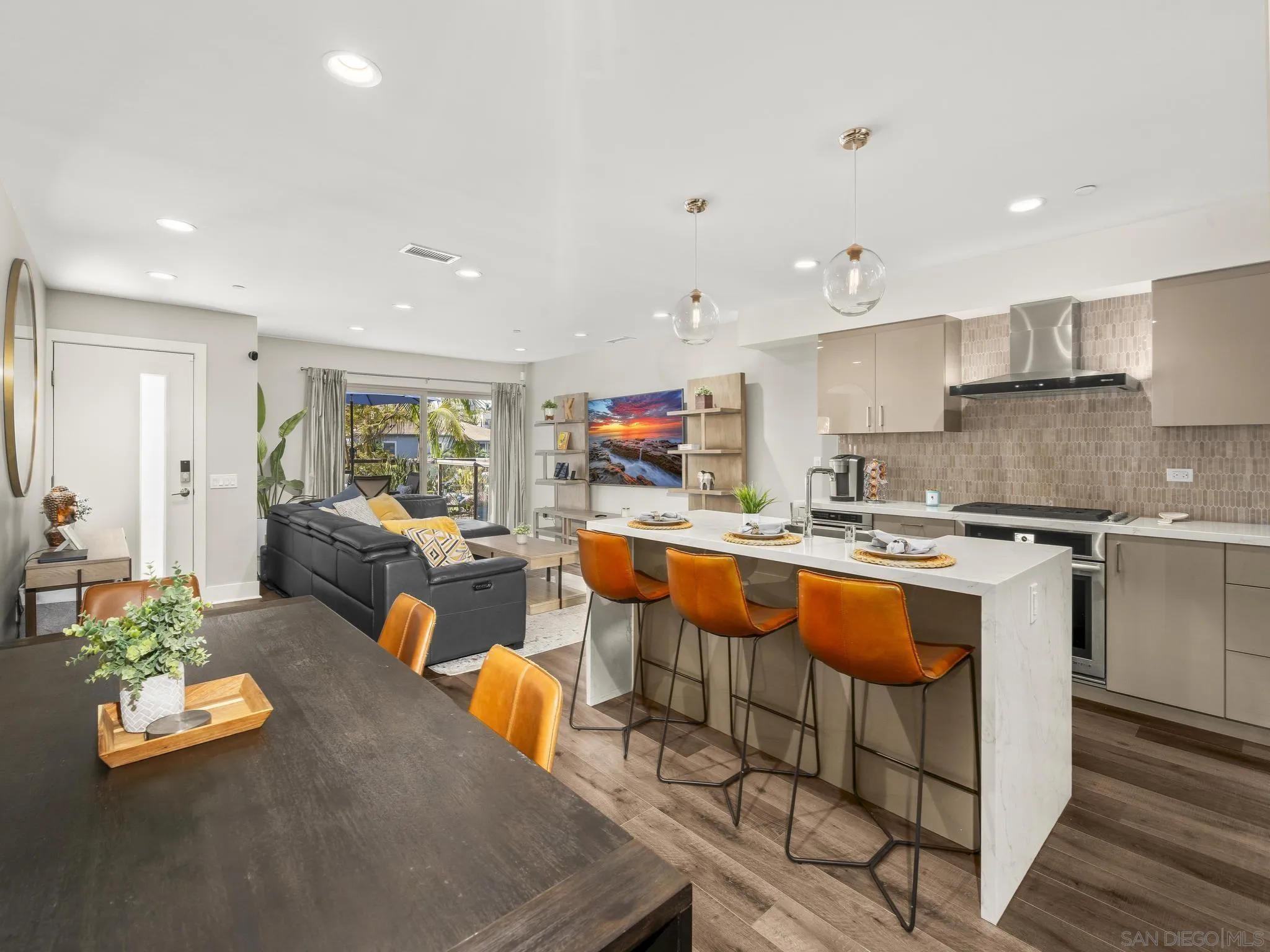 3030 Jarvis St Unit 2