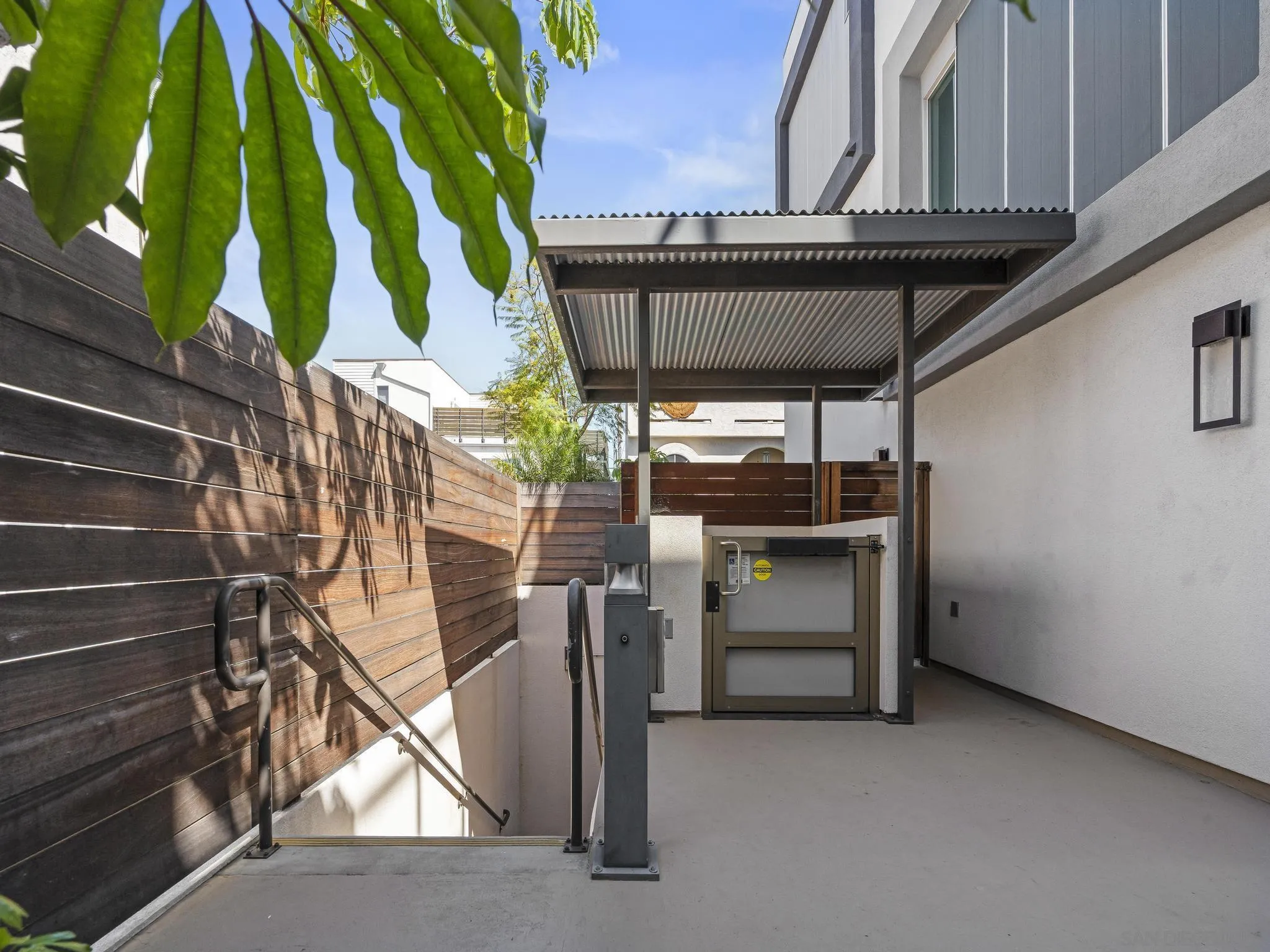 3030 Jarvis St Unit 2