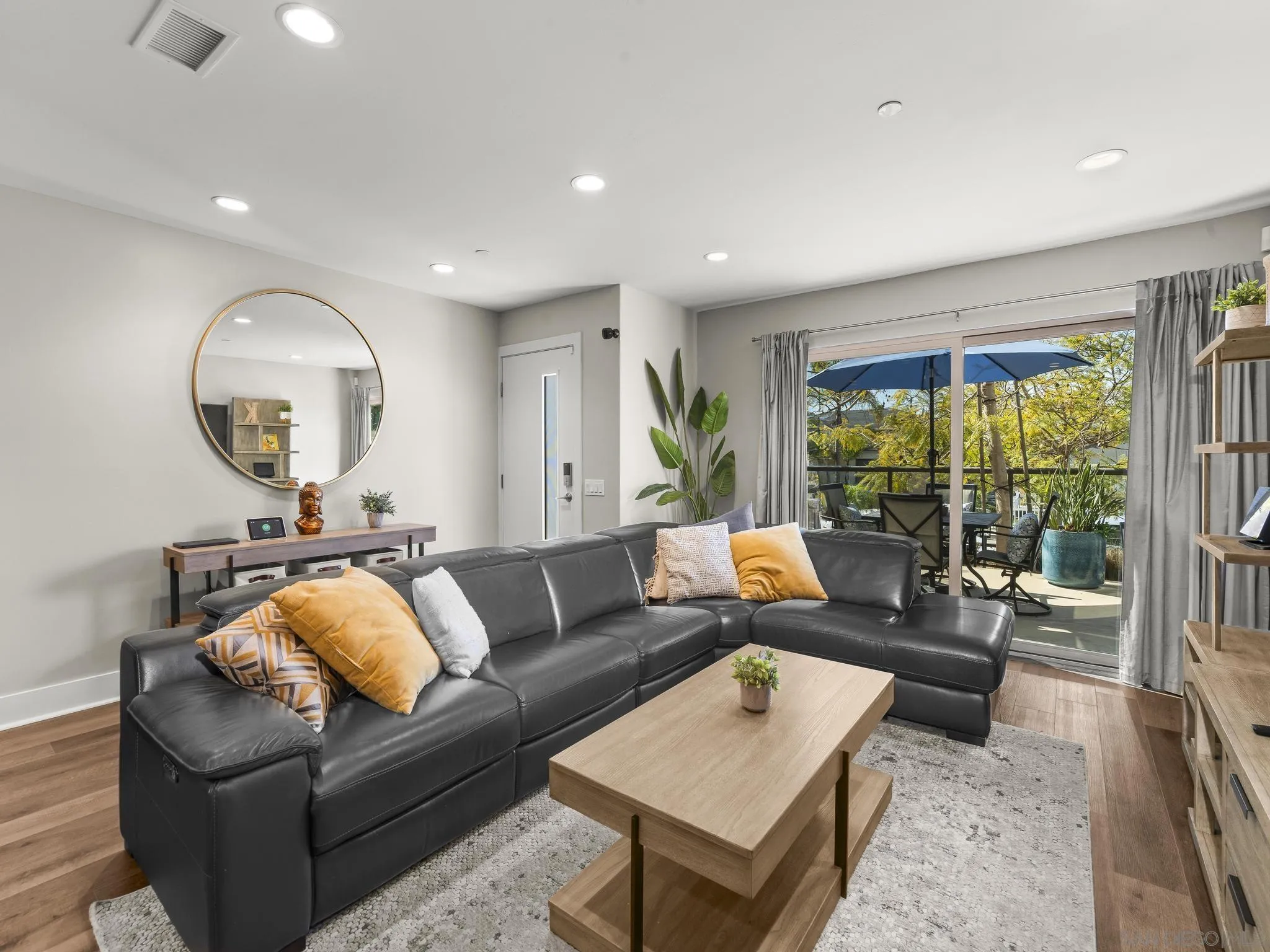 3030 Jarvis St Unit 2