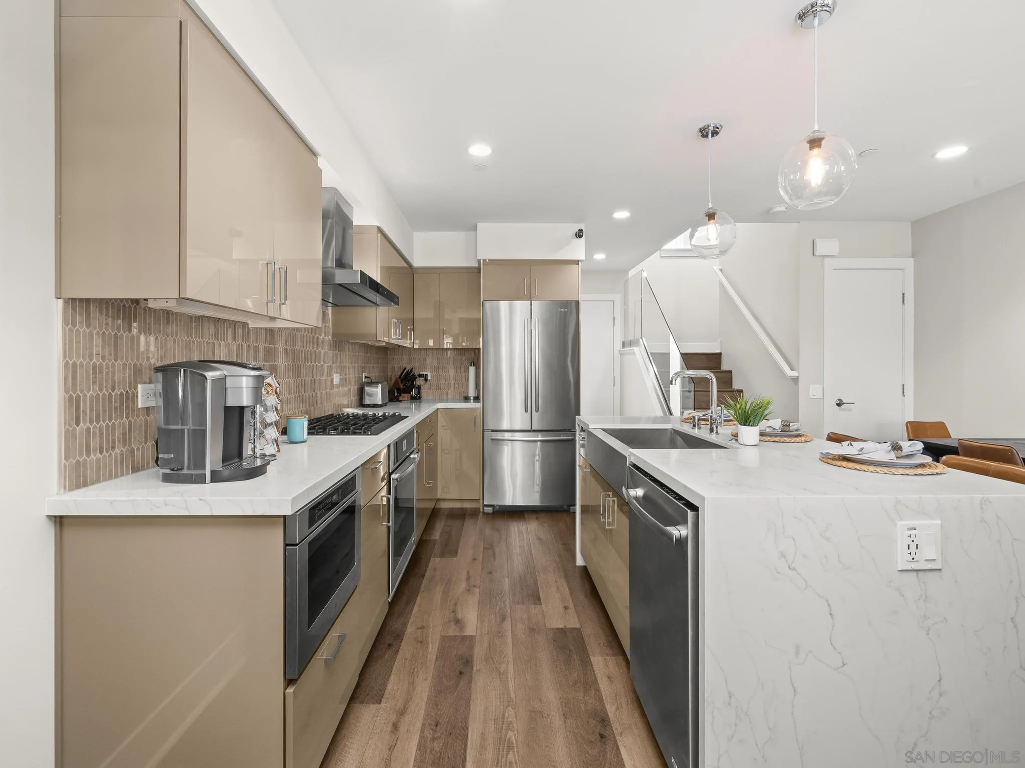 3030 Jarvis St Unit 2