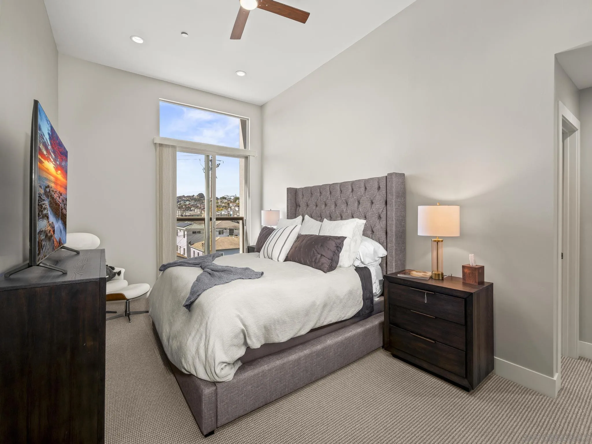 3030 Jarvis St Unit 2