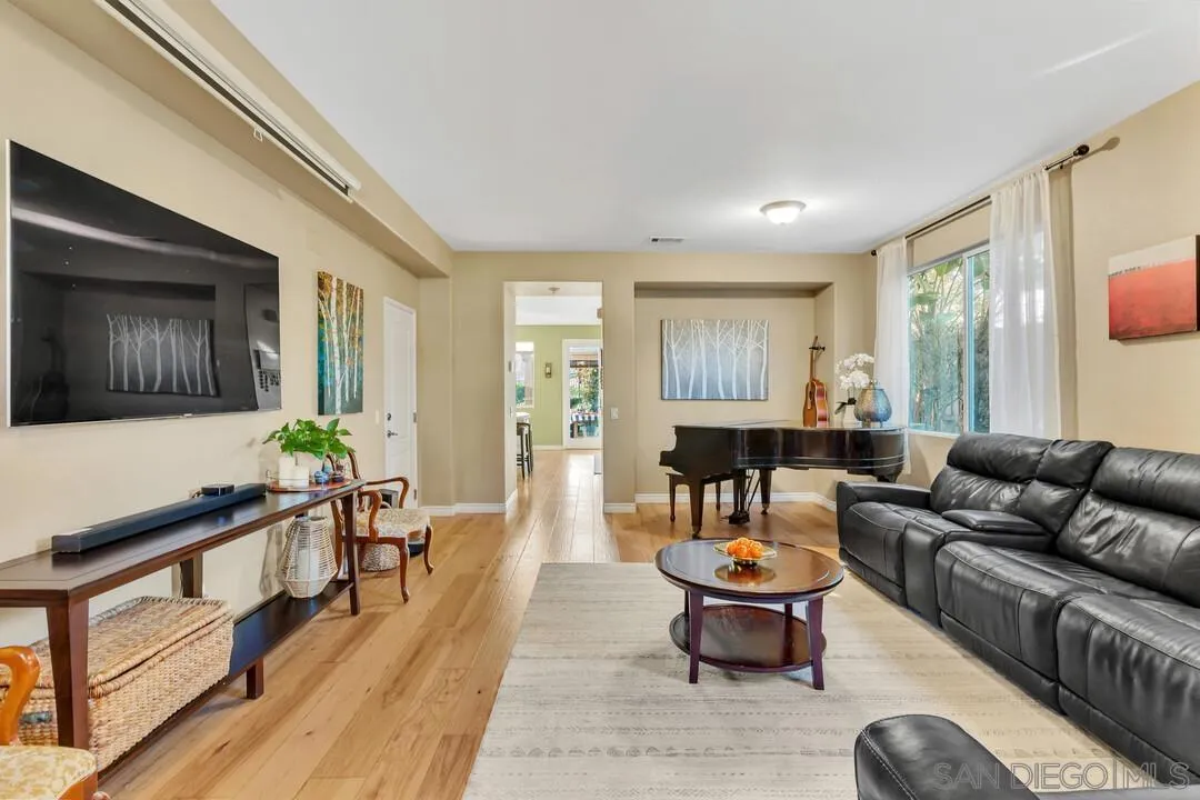 8218 Bryn Glen