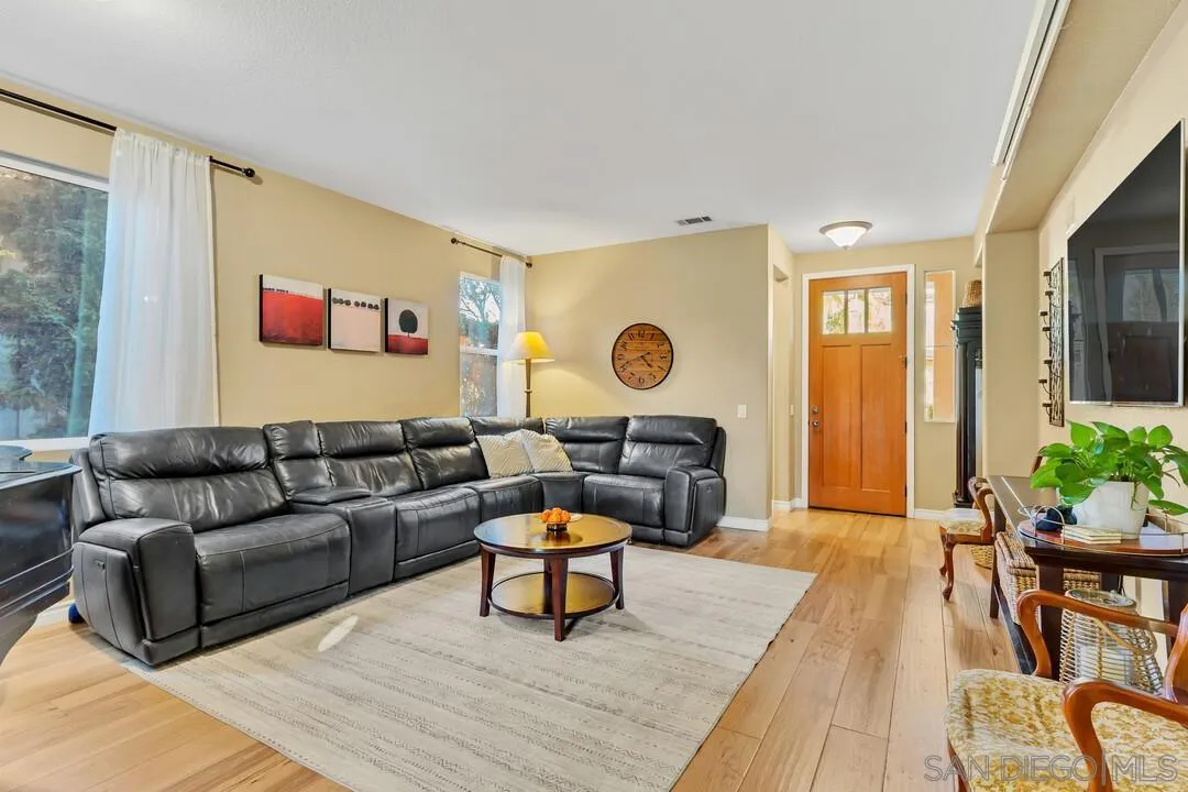 8218 Bryn Glen