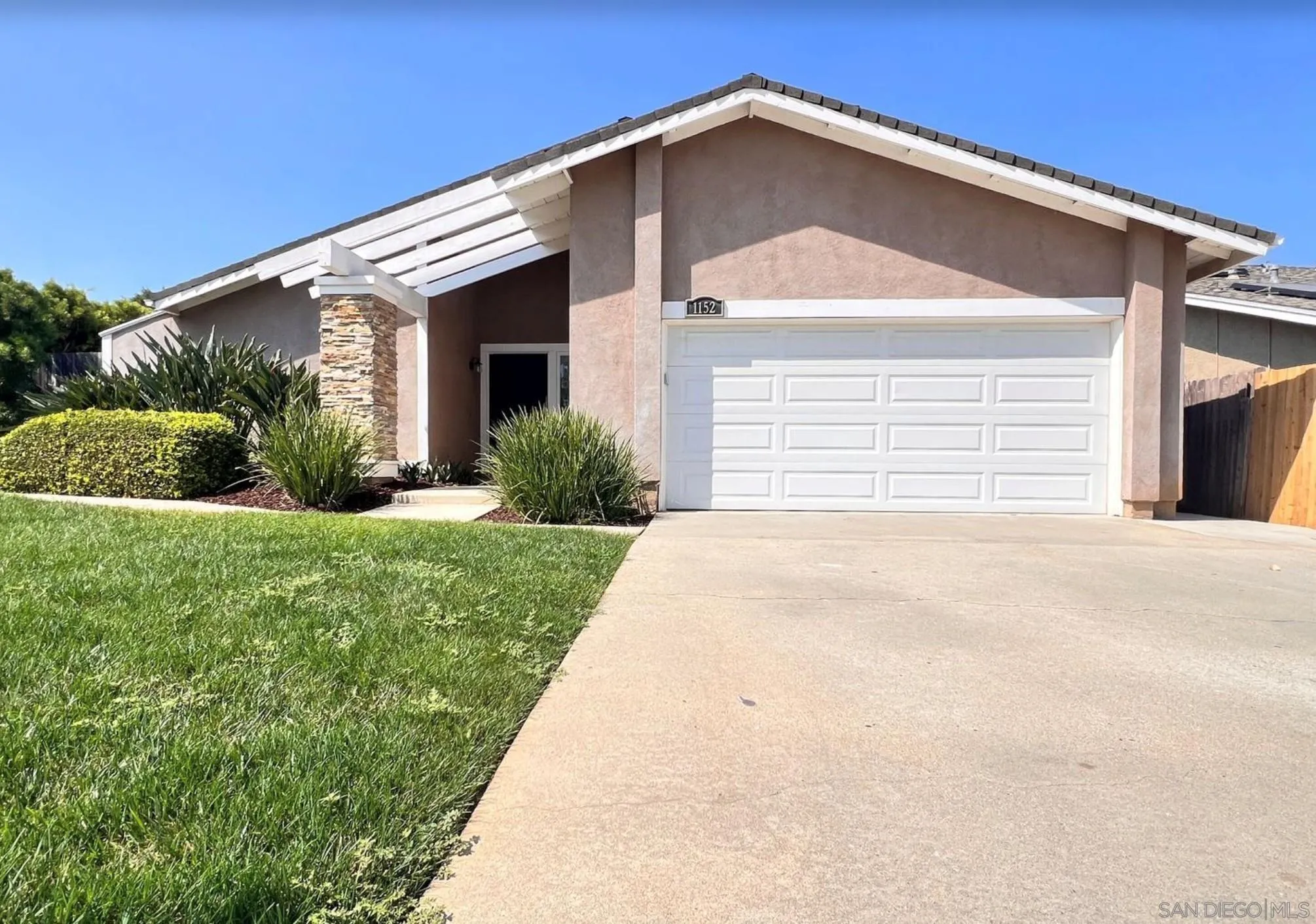 1152 Canary