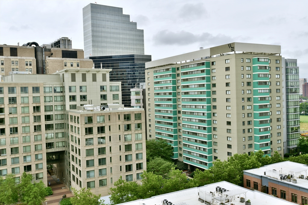 8 Whittier Pl # 12F
