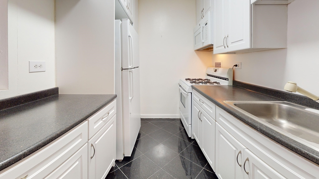 8 Whittier Pl # 12F