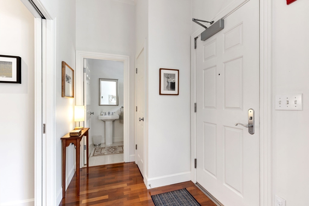 10 Bowdoin St # 20