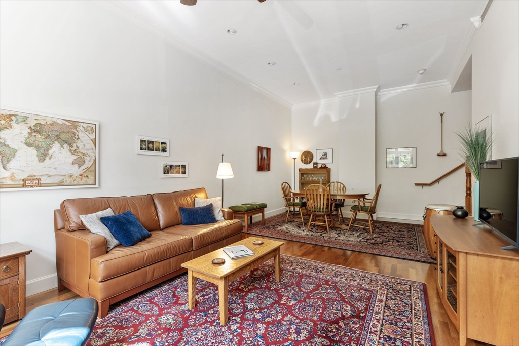 10 Bowdoin St # 20