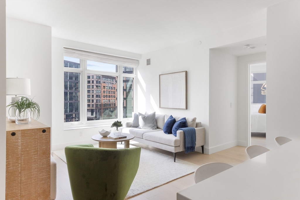 100 Lovejoy Wharf # 8P